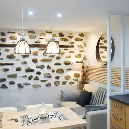 Urbain Ancienne Ecurie Au Centre Et Parking * Ναντ