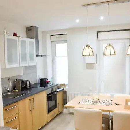 Urbain Ancienne Ecurie Au Centre Et Parking Διαμέρισμα Ναντ