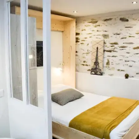 Urbain Ancienne Ecurie Au Centre Et Parking Apartmán