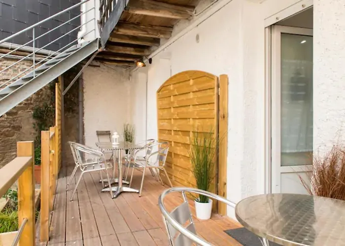 Urbain Ancienne Ecurie Au Centre Et Parking Apartmán *