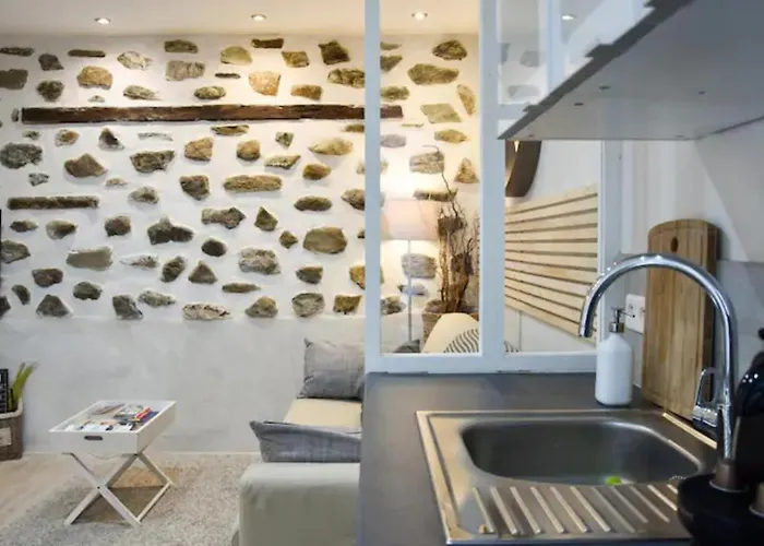 Urbain Ancienne Ecurie Au Centre Et Parking Apartmán *